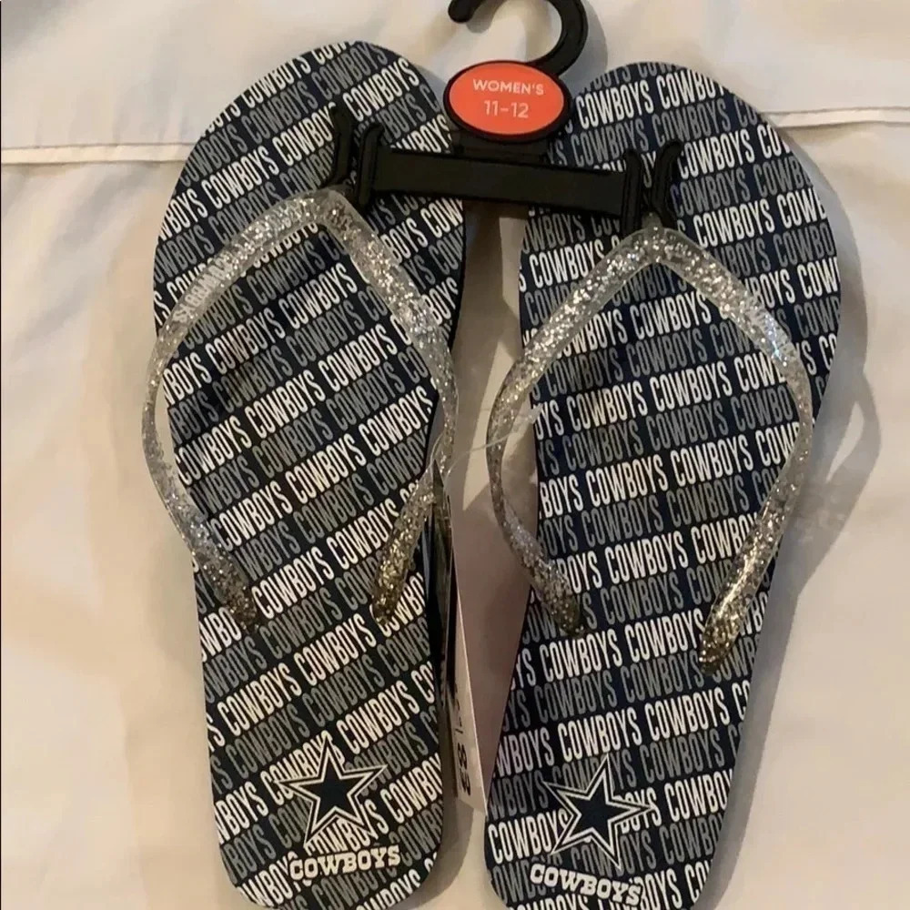 NFL Dallas Cowboys Women’s Thong Flip Flops  Sz 5/6 NWT